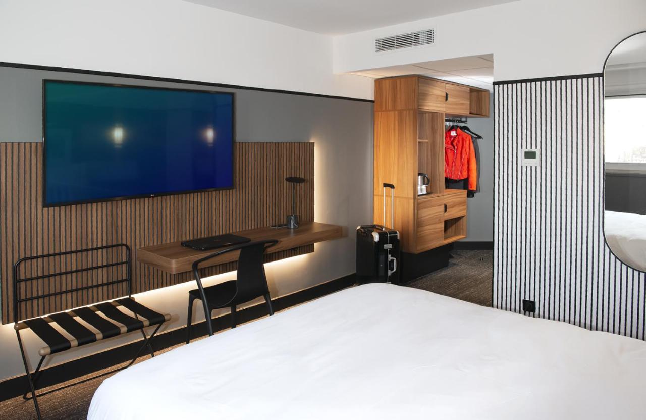 Mercure Centre Port De Plaisance Hotel 4*